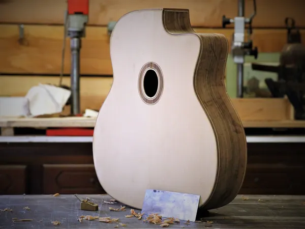 Découvrez les secrets de fabrication d'une guitare - Image n°4 - Wecandoo