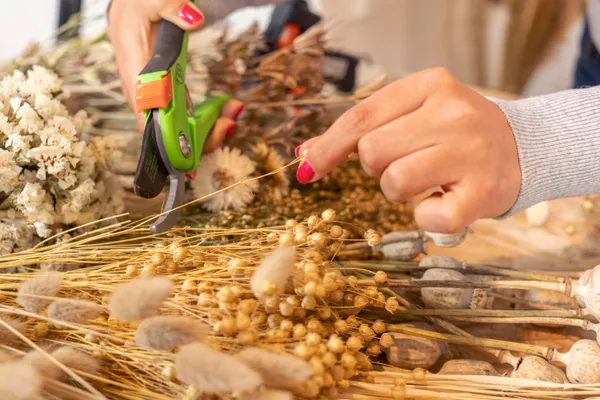 Composez votre bouquet de fleurs fraîches et de saison - Image n°3 - Wecandoo