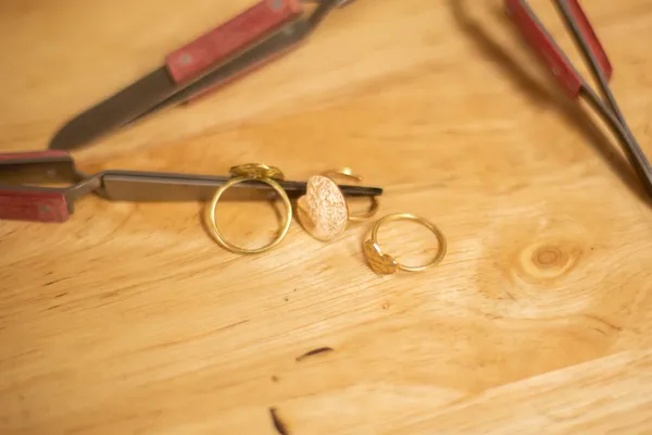 Wecandoo - Réalisez votre bague en laiton texturé