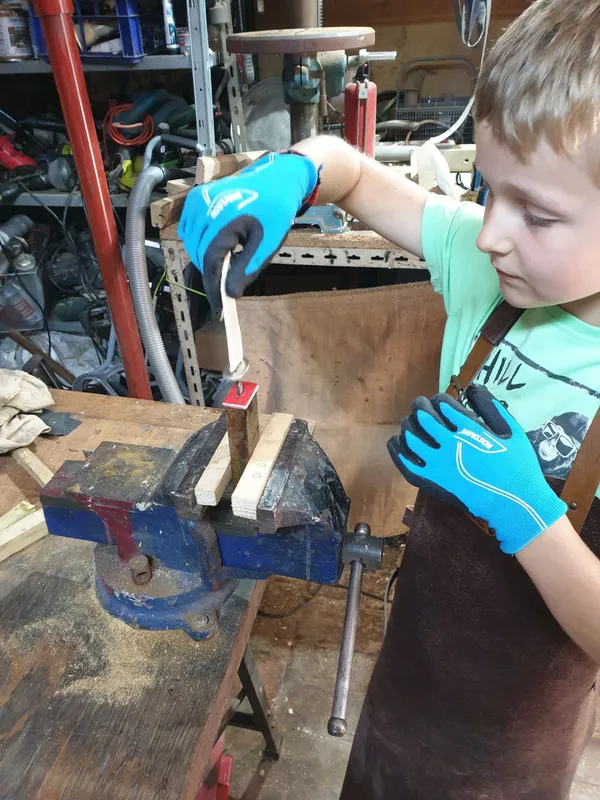 Réalisez vos deux couteaux de table en duo parent-enfant - Image n°2 - Wecandoo