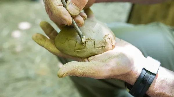 Initiez-vous à la poterie ancestrale sur une journée - Image n°2 - Wecandoo