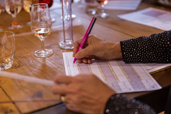 Assemblez votre vin rosé avec Lorette et son équipe - Image n°1 - Wecandoo