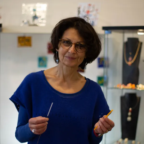 Claire : Artisan verrier à Romans-sur-Isère