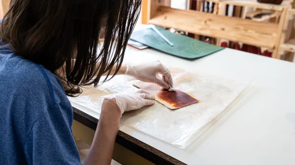 Initiez-vous au travail du cuir et réalisez votre petite maroquinerie - Image n°4 - Wecandoo