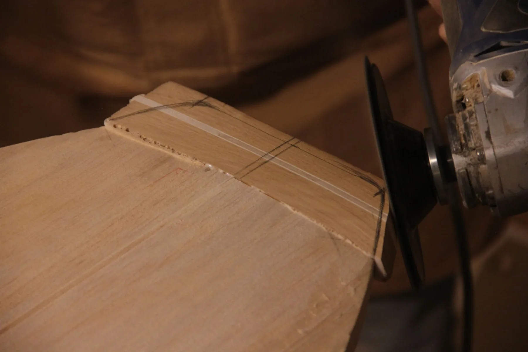 Shapez votre planche de surf en bois - Afbeelding nr. 1 - Wecandoo