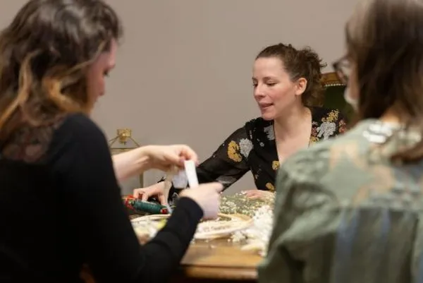 Réalisez votre cloche en fleurs séchées - Image n°2 - Wecandoo