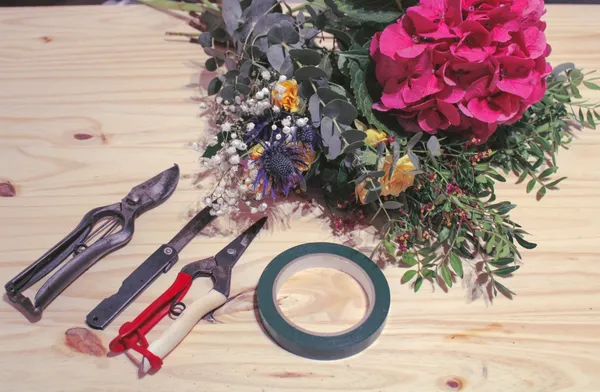 Composez votre bouquet de fleurs fraîches - Image n°2 - Wecandoo