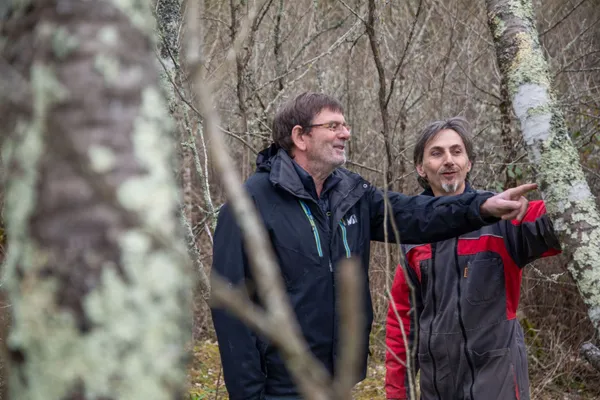Concevez votre tabouret en châtaignier - Image n°2 - Wecandoo