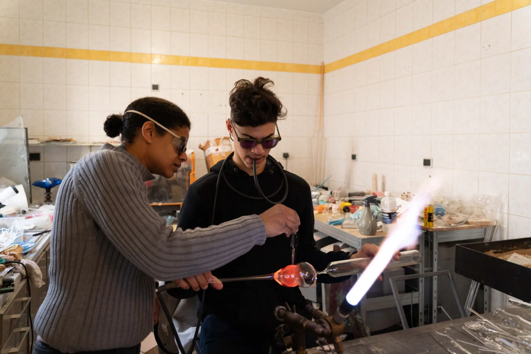 Initiez-vous au soufflage du verre au chalumeau avec Dounyo - Image n°1 - Wecandoo