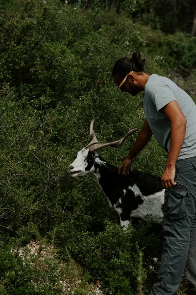 Nicolas : Fermier, fromager et viticulteur à Aix-en-Provence