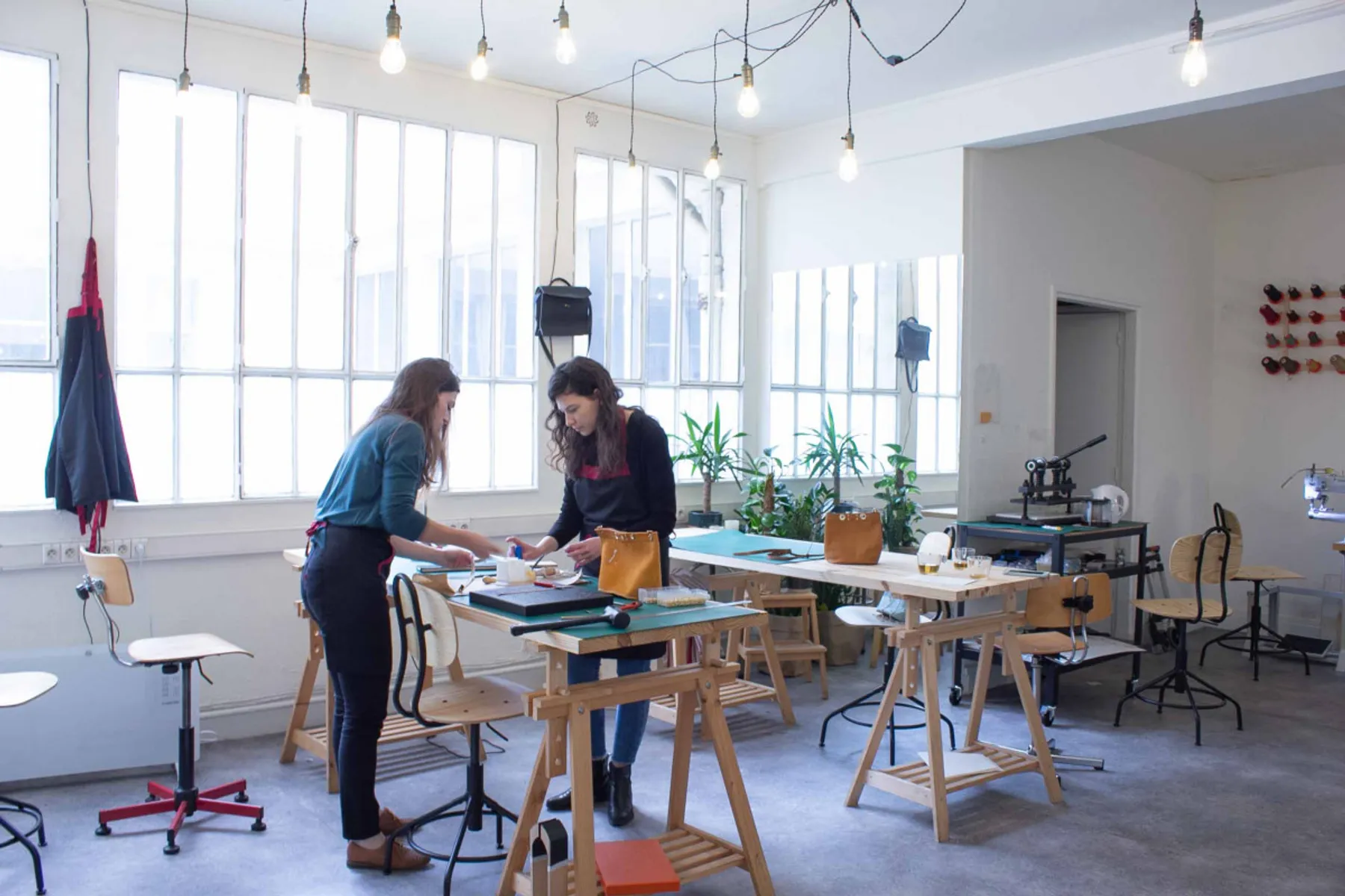 Créez votre pochette en cuir - Image n°3 - Wecandoo