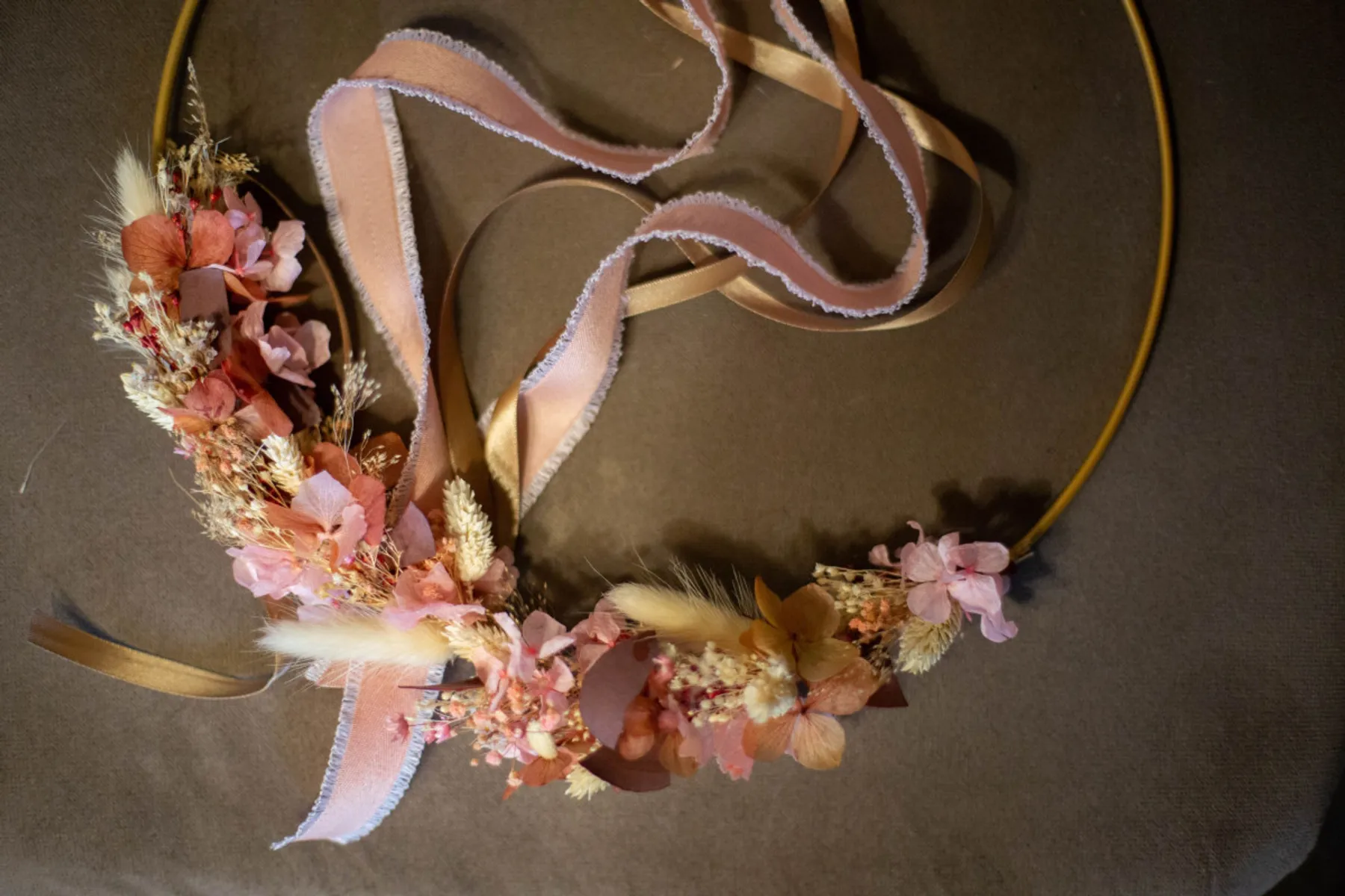 Réalisez votre couronne de fleurs séchées - Image n°4 - Wecandoo