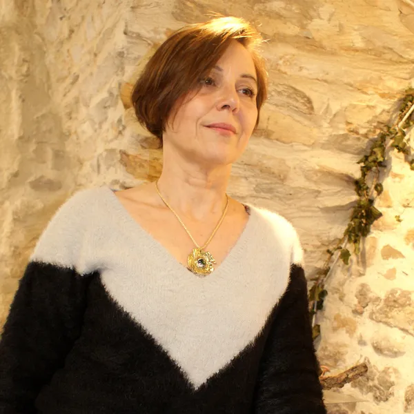 Corinne : Lapidaire et Gemmologue à Nîmes