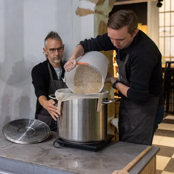 Initiez-vous au brassage artisanal en groupe, dégustez des bières - Image n°1 - Wecandoo