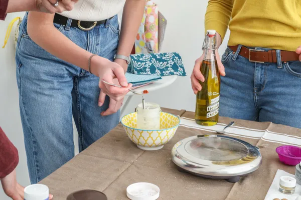 Réunissez votre équipe et réalisez votre rituel visage avec Ana - Image n°3 - Wecandoo