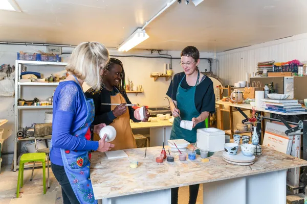 Décorez un duo de bols en porcelaine - Afbeelding nr. 3 - Wecandoo