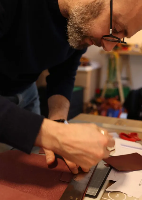 Réalisez votre porte-cartes en cuir - Afbeelding nr. 5 - Wecandoo