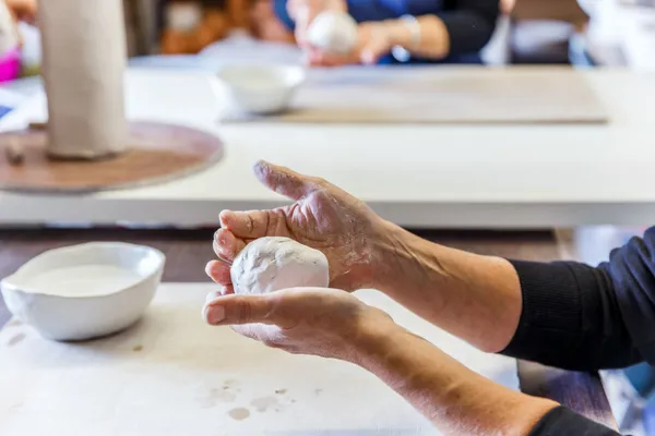 Initiez-vous au modelage - Afbeelding nr. 2 - Wecandoo