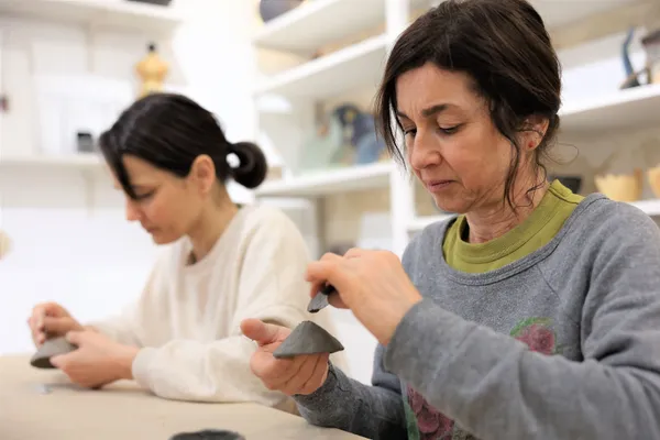 Initiez-vous au modelage et au décor sur céramique - Afbeelding nr. 2 - Wecandoo