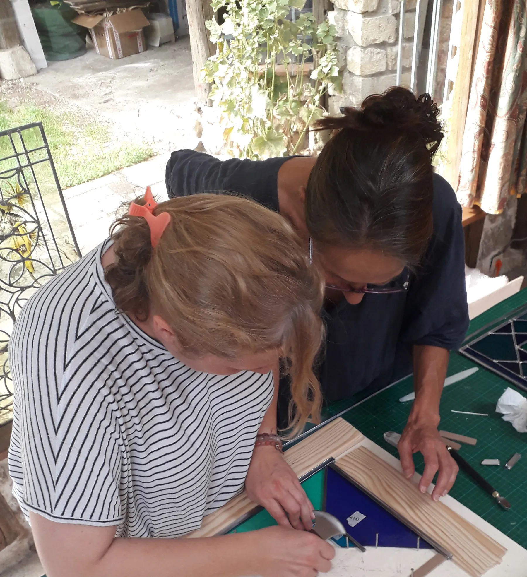 Initiez-vous à l'art du vitrail sur une journée - Image n°5 - Wecandoo