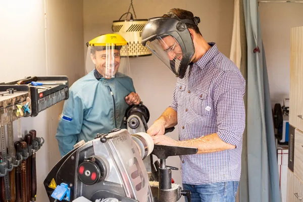 Initiez-vous au tour à bois en réalisant un soliflore - Image n°3 - Wecandoo