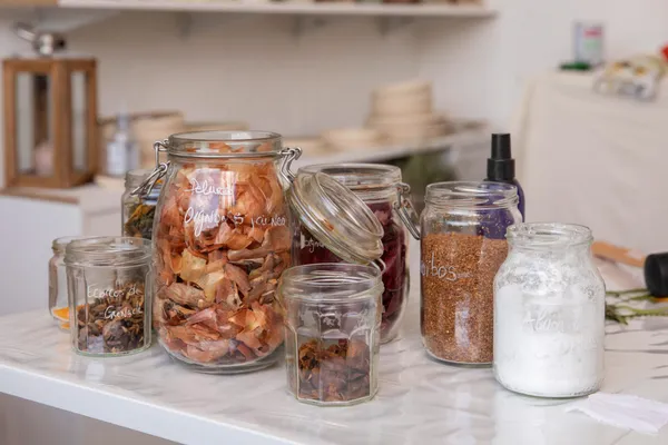 Initiez-vous à la teinture végétale en duo avec votre enfant - Image n°1 - Wecandoo