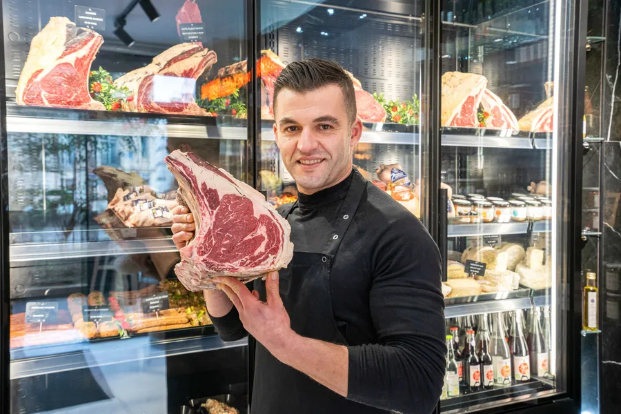Lili &: Artisan Boucher in Paris