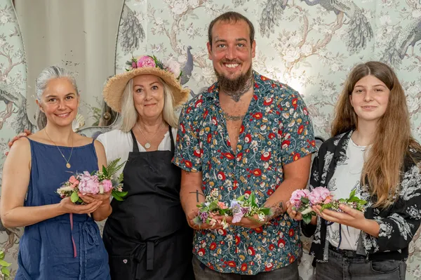 Wecandoo - Composez votre couronne de fleurs