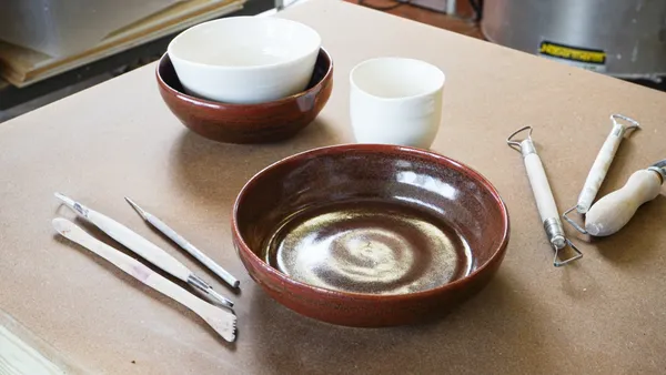 Wecandoo - Craft two bowls and a jug on the potter's wheel