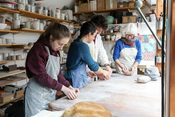 Modelez votre trio de soliflores en céramique - Afbeelding nr. 2 - Wecandoo