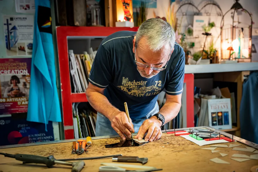 Découvrez l'art du vitrail - Image n°1 - Wecandoo