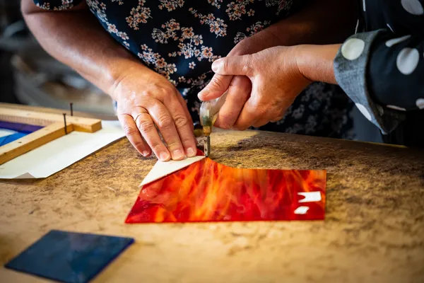 Découvrez l'art du vitrail - Image n°2 - Wecandoo