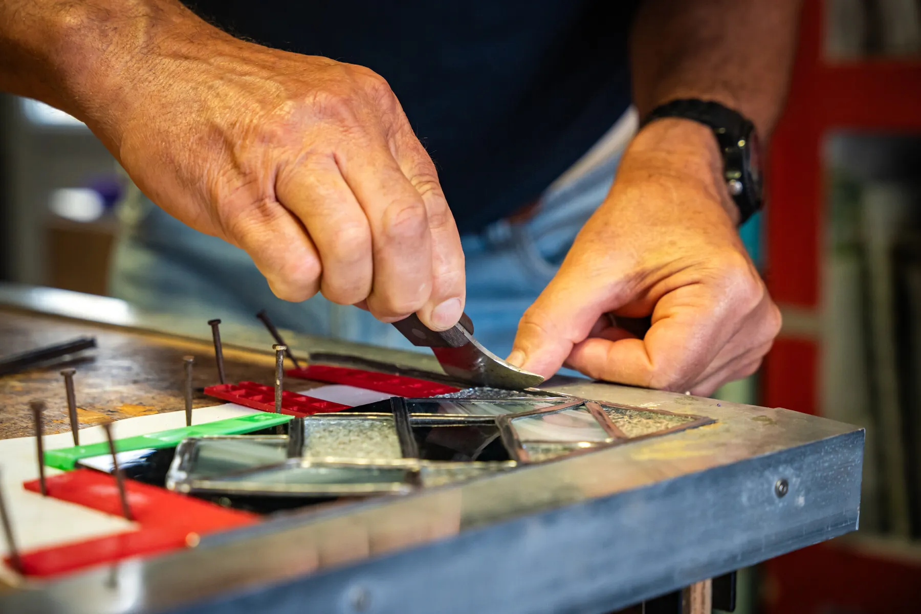 Initiez-vous à l'art du vitrail sur une journée - Image n°3 - Wecandoo
