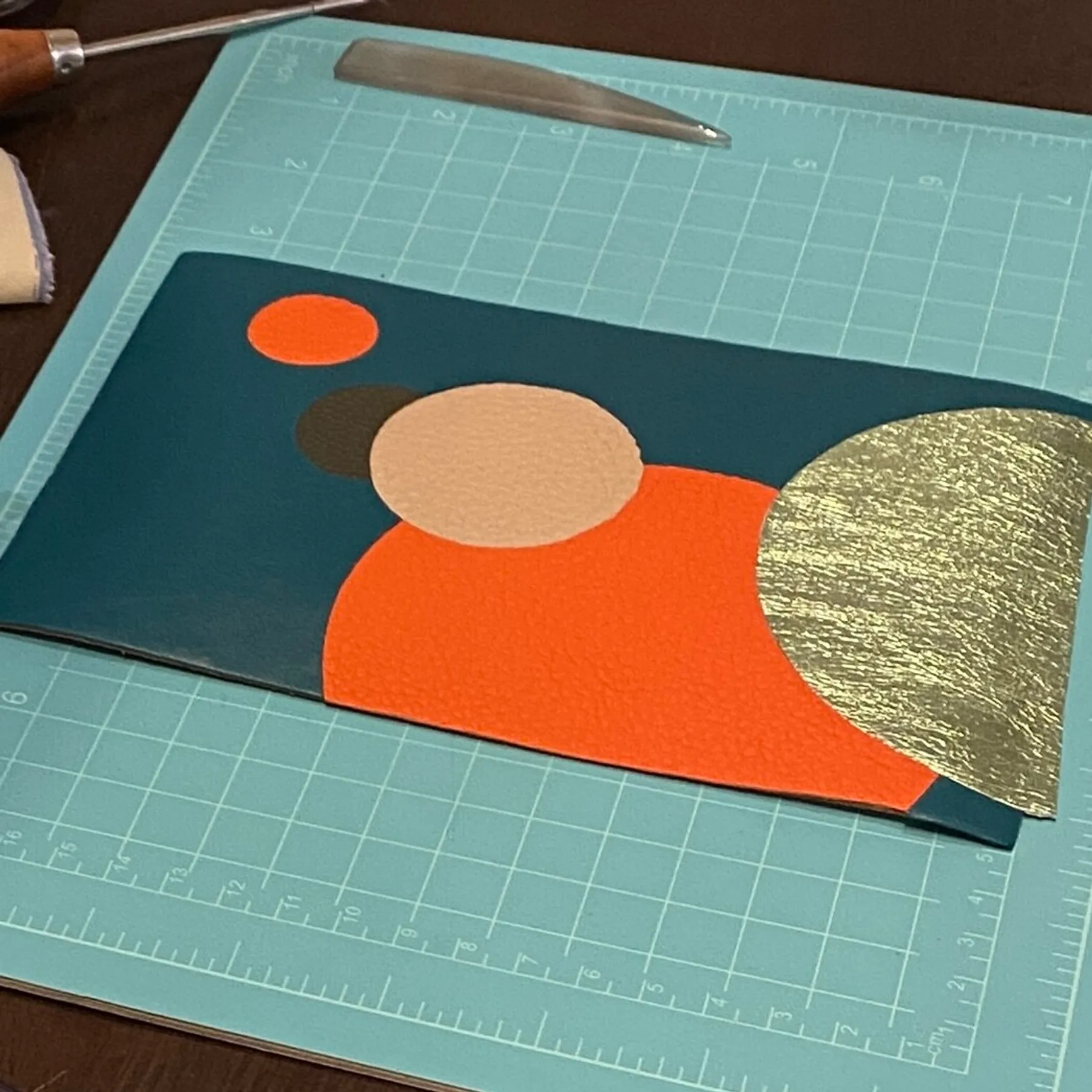 Découvrez la technique de la marqueterie de cuir - Image n°3 - Wecandoo