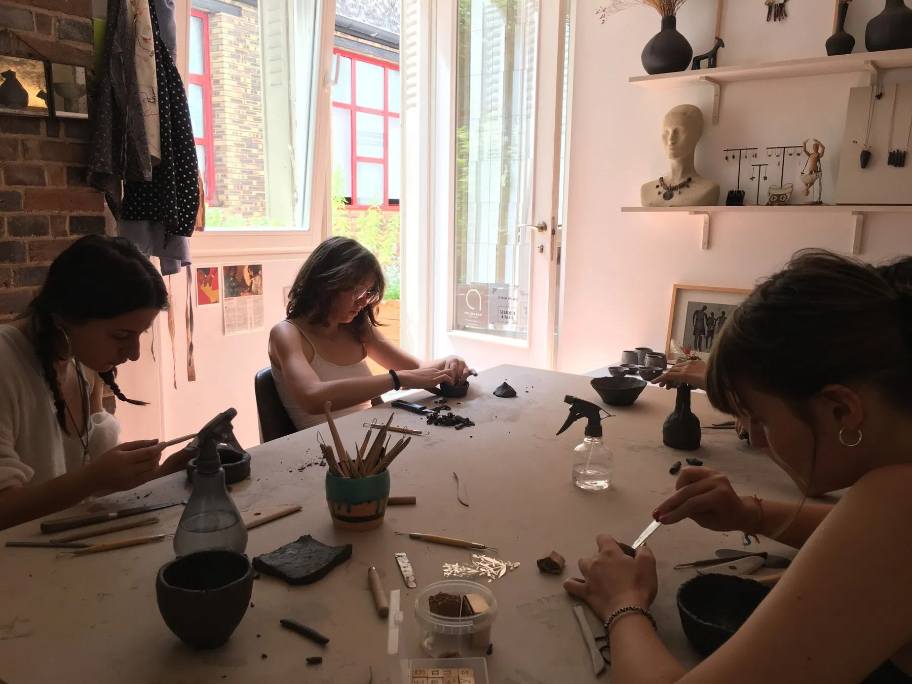 Modelez et décorez vos pièces en céramique sur une demi-journée - Afbeelding nr. 1 - Wecandoo