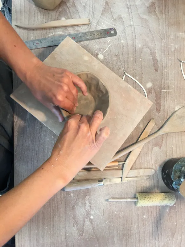 Modelez votre grand mug en grès - Image n°2 - Wecandoo