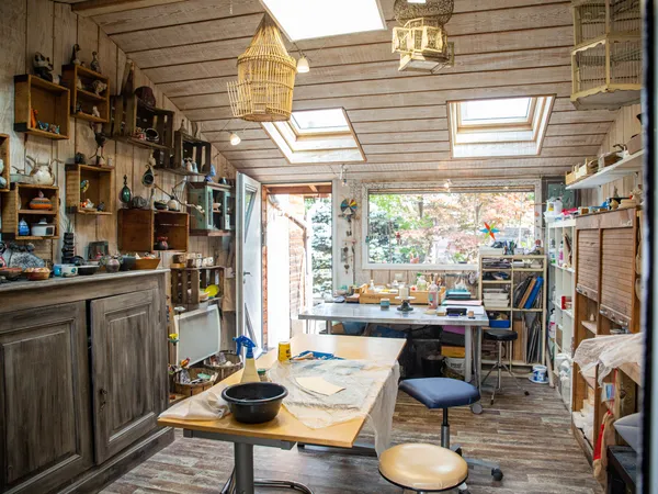 Modelez votre grand mug ou objet en faïence et décorez-le - Image n°1 - Wecandoo