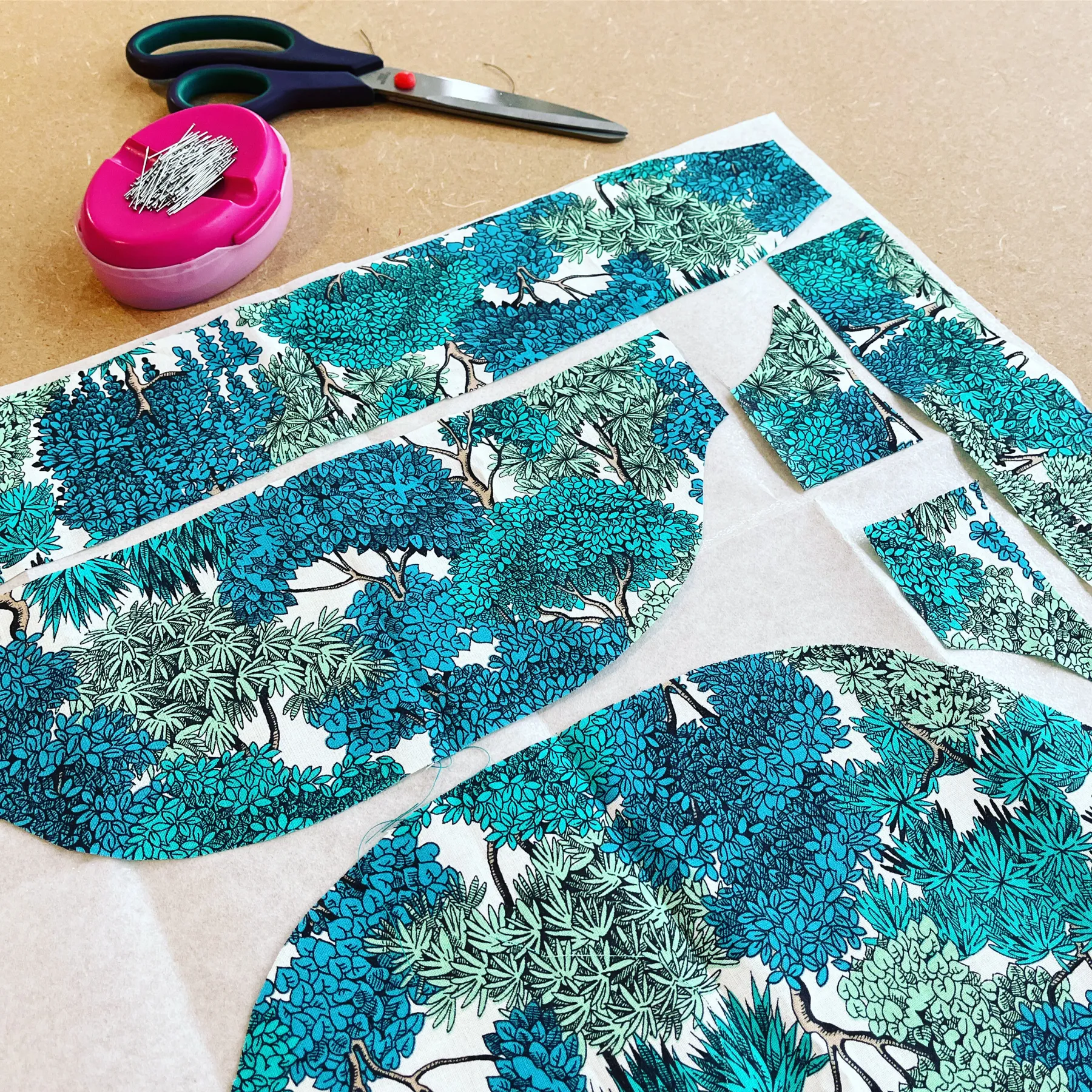 Perfectionnez-vous en couture et réalisez votre sac banane upcyclé avec Elsa - Image n°2 - Wecandoo