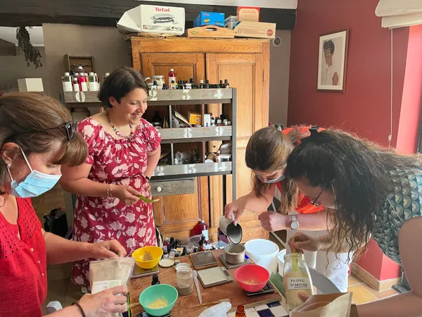 Create your own scented floral candles - Image n°2 - Wecandoo