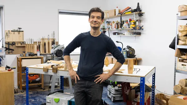 Réalisez votre tabouret design au tour à bois sur une journée - Image n°2 - Wecandoo