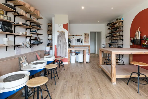 Modelez un objet en céramique en duo avec votre enfant - Image n°1 - Wecandoo