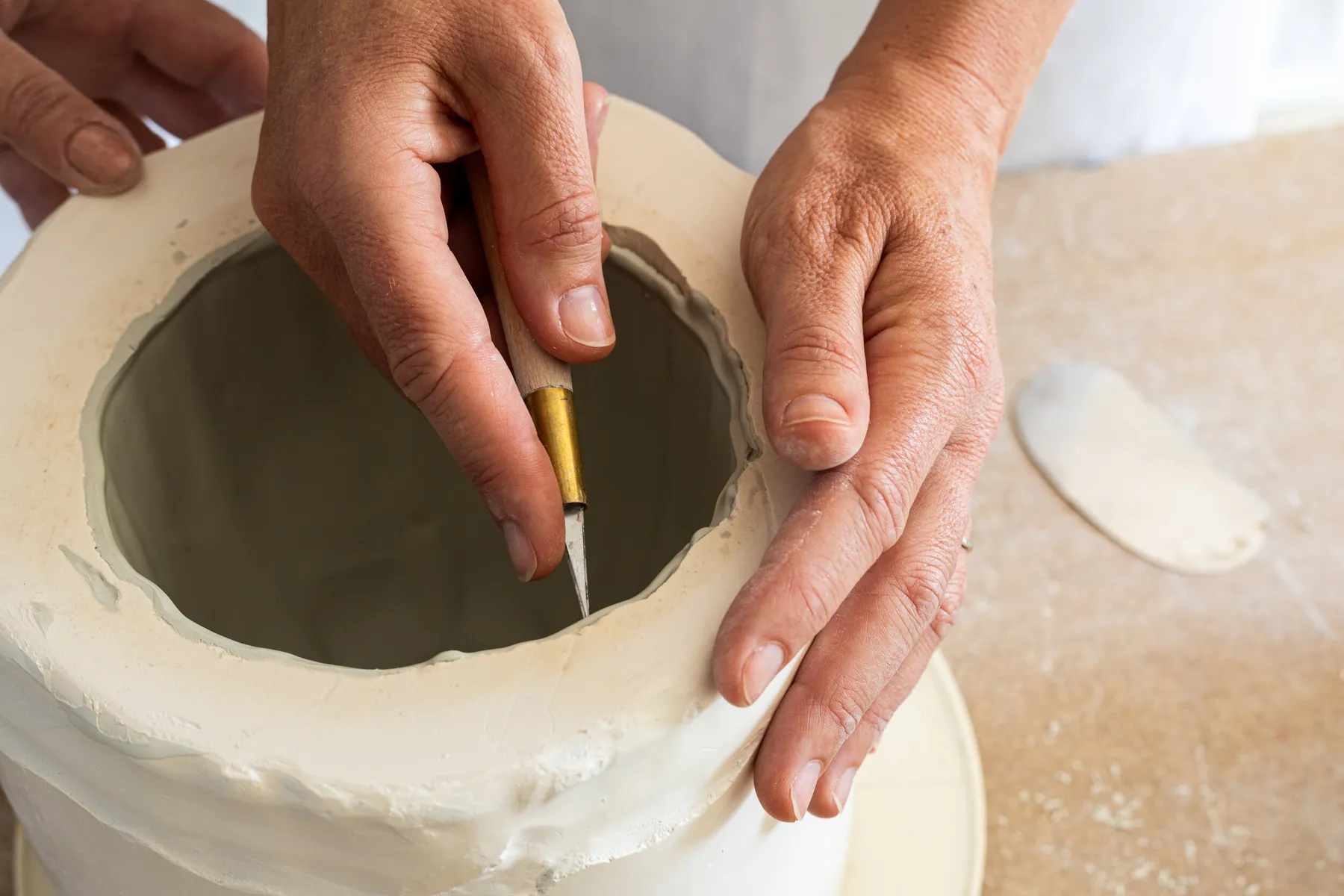 Modelez votre abat-jour en porcelaine - Image n°4 - Wecandoo