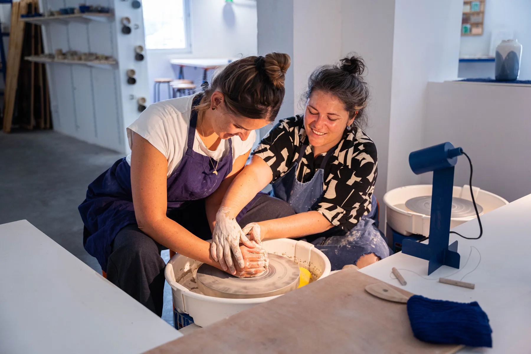 Tournez votre bol en grès - Image n°3 - Wecandoo