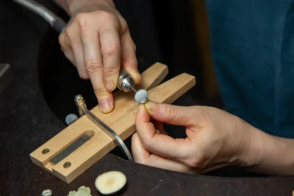 Créez votre bague en argent et ivoire végétal - Afbeelding nr. 4 - Wecandoo