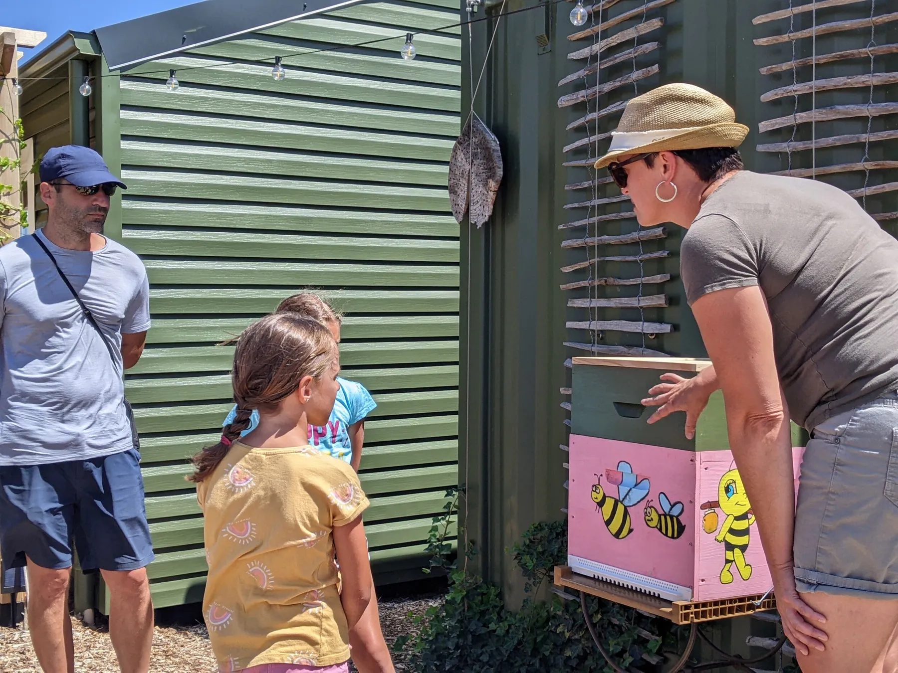 Découvrez l'apiculture et dégustez du miel et des boissons au miel - Image n°1 - Wecandoo