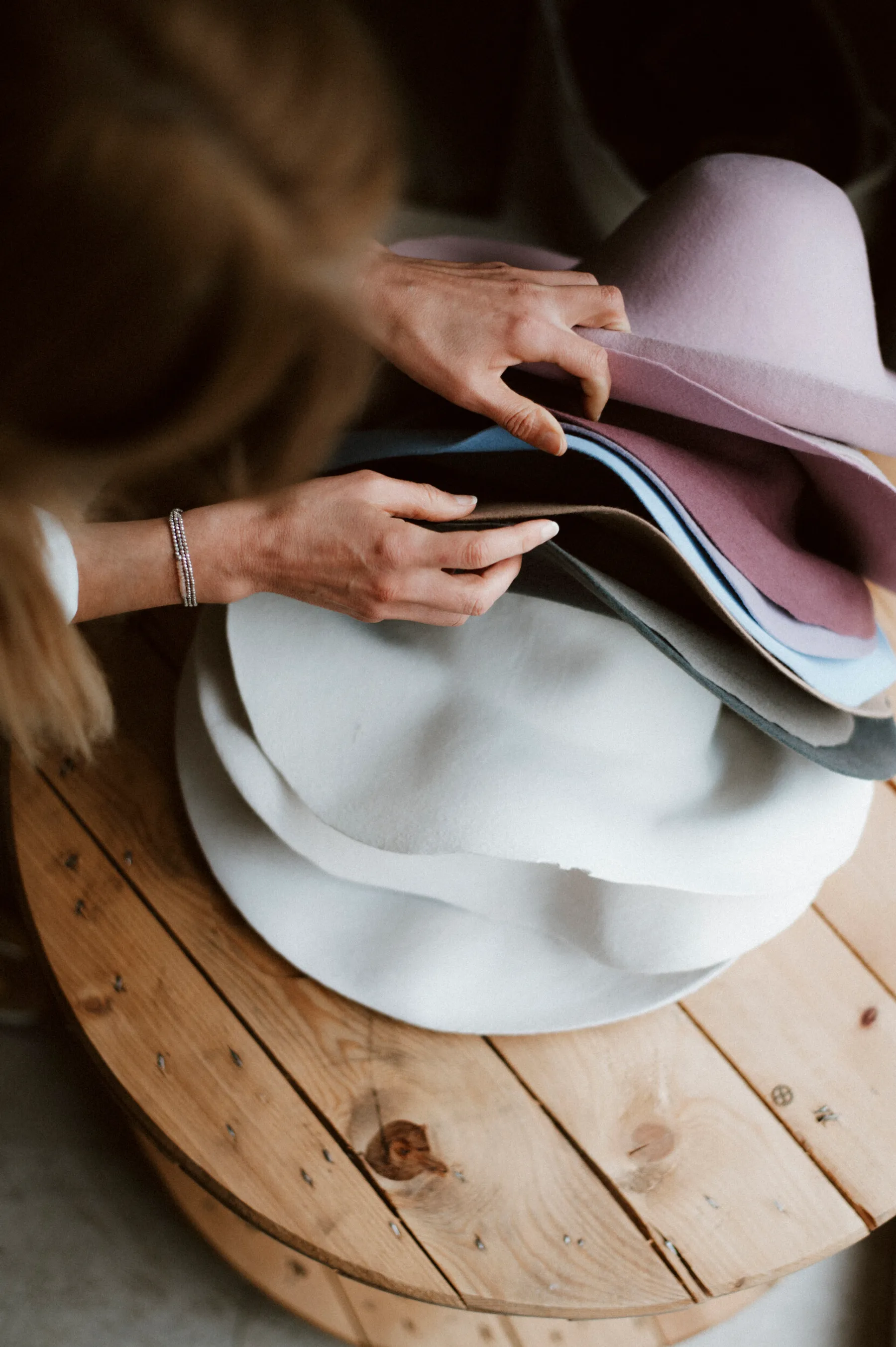 Créez votre chapeau en feutre avec Pili - Image n°3 - Wecandoo