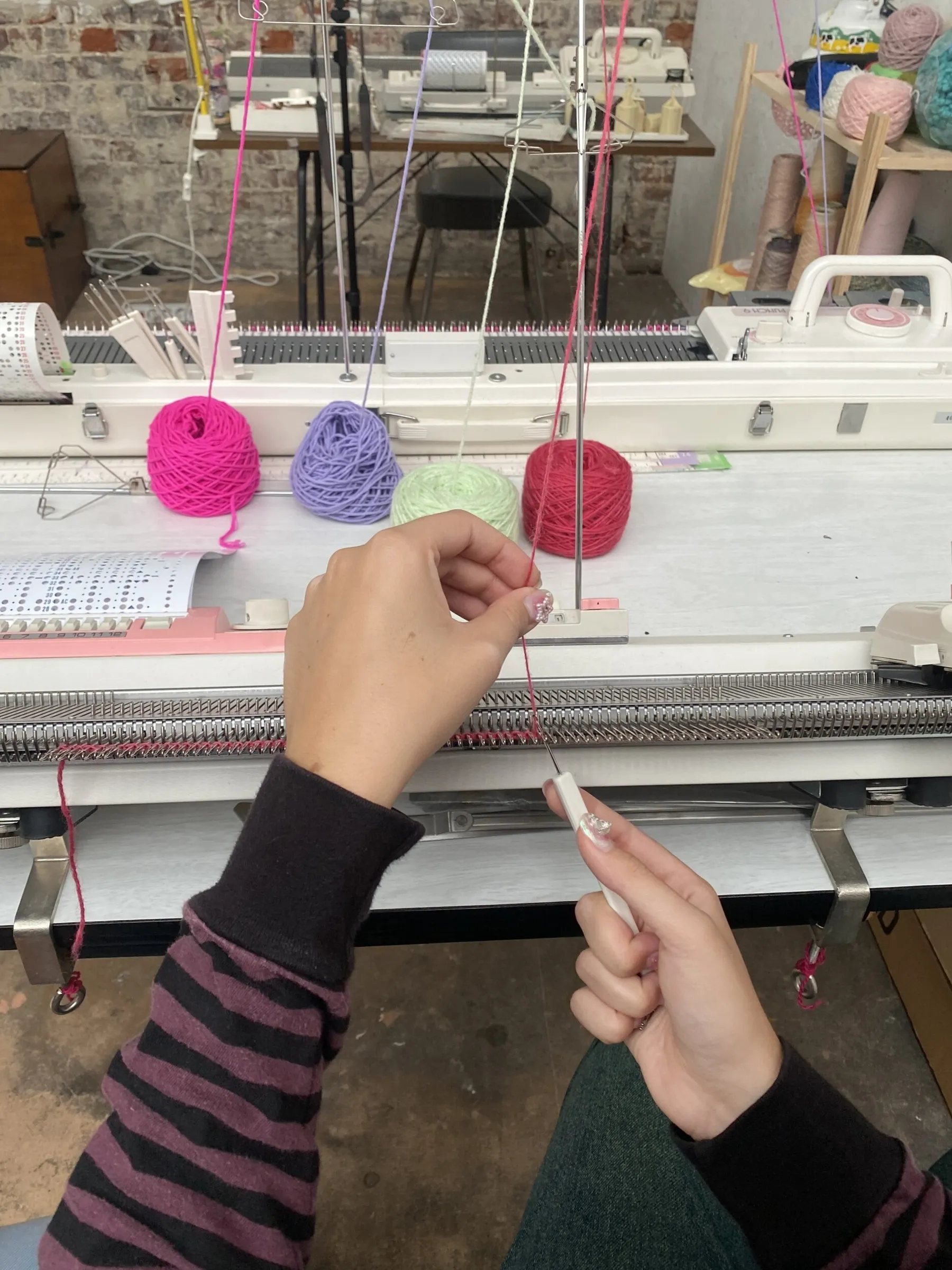 Initiez-vous à la machine à tricoter - Image n°3 - Wecandoo