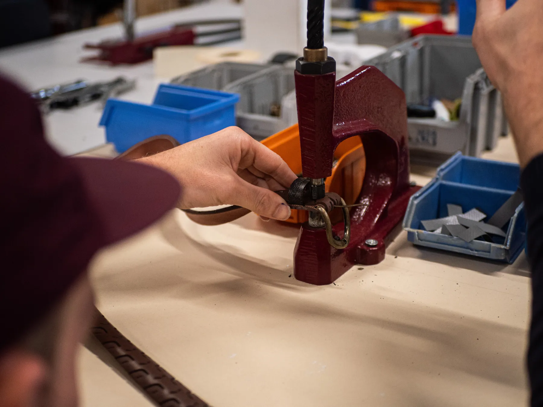 Fabriquez votre ceinture et porte-clés en pneu de vélo - Image n°4 - Wecandoo