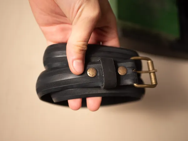 Wecandoo - Créez votre ceinture et porte-clés en pneu de vélo