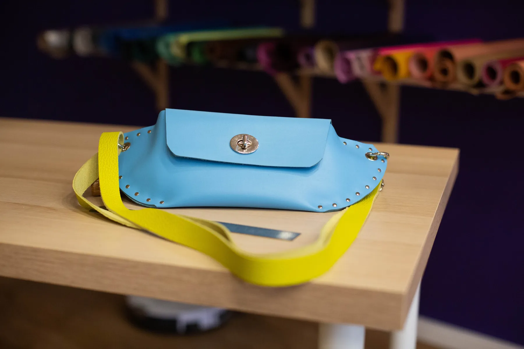 Réalisez votre sac banane en cuir personnalisé - Image n°4 - Wecandoo